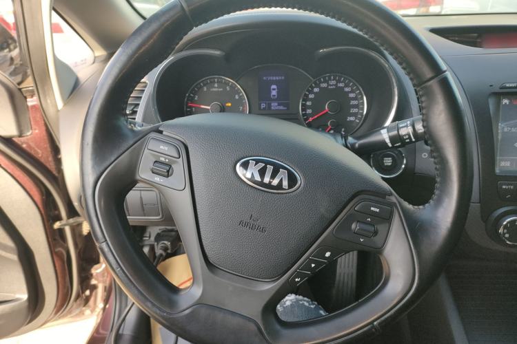 Used Kia K3 2015 1.6L Automatic GLS Steering Wheel