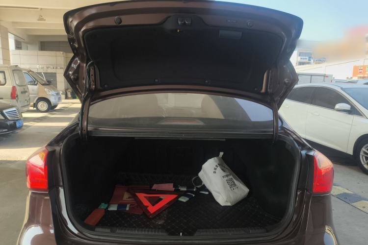 Used Kia K3 2015 1.6L Automatic GLS Trunk