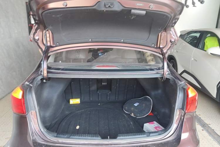 Used Kia K3 2015 1.6L Automatic GLS Trunk