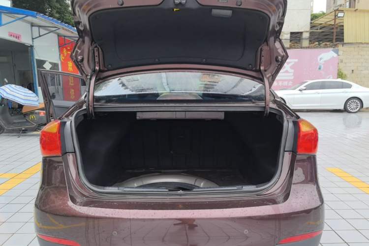 Used Kia K3 2015 1.6L Automatic GLS Trunk