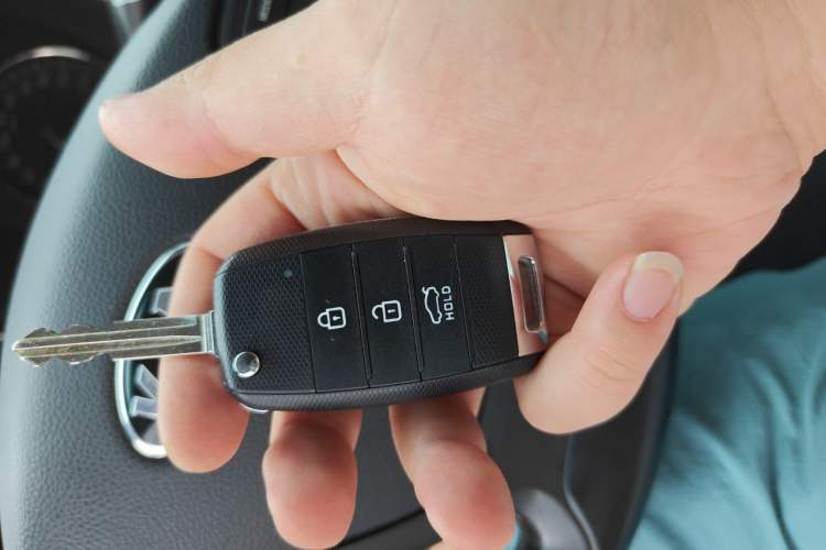 Used Kia K3 2015 1.6L Manual GLS Vehicle Key