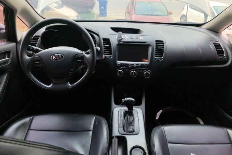 Used Kia K3 2015 1.6L Automatic GL Center Console
