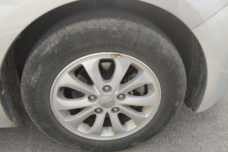 Used Kia K3 2015 1.6L Manual GL Right Front Wheel Hub