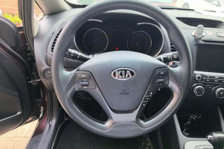 Used Kia K3 2015 1.6L Automatic GL Steering Wheel
