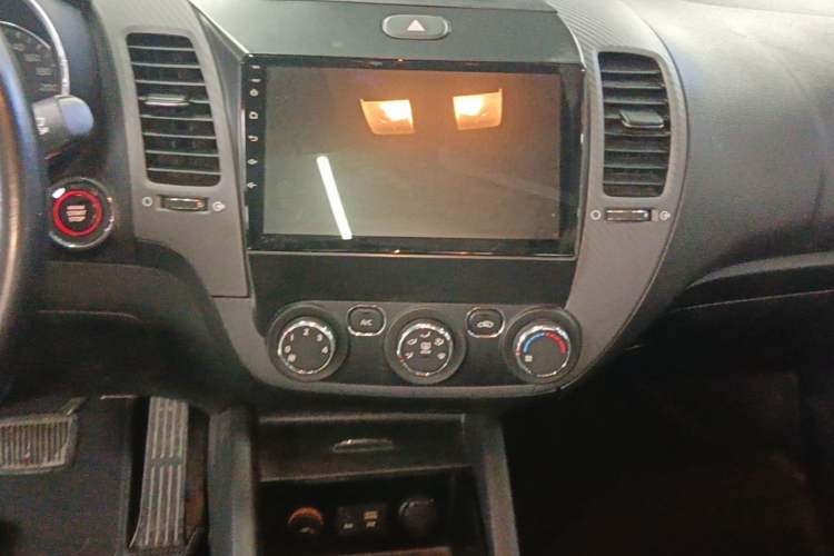 Used Kia K3 2015 1.6L Automatic GLS Audio And AC Panel