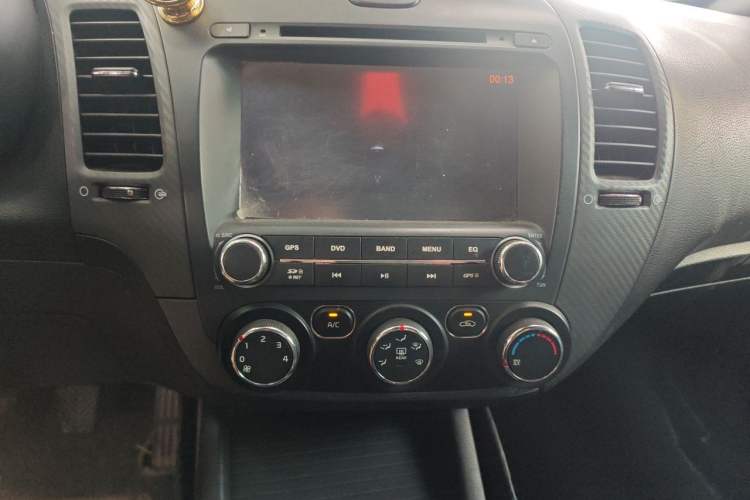 Used Kia K3 2015 1.6L Manual GLS Audio And AC Panel