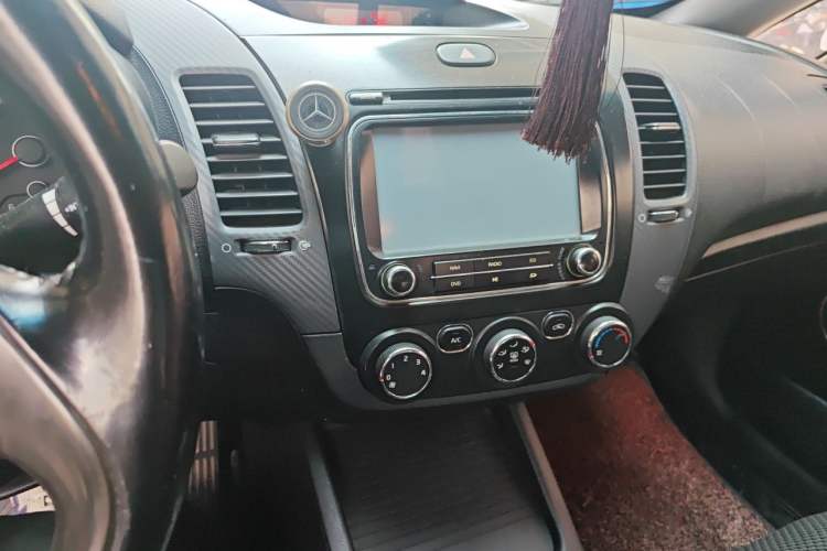 Used Kia K3 2015 1.6L Automatic GLS Audio And AC Panel