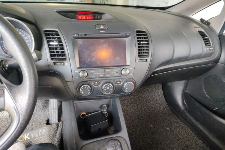 Used Kia K3 2015 1.6L Manual GL Audio And AC Panel