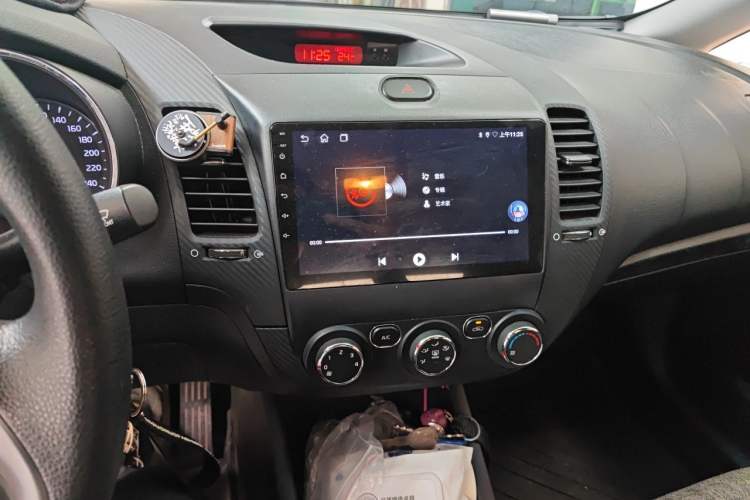 Used Kia K3 2015 1.6L Manual GL Audio And AC Panel