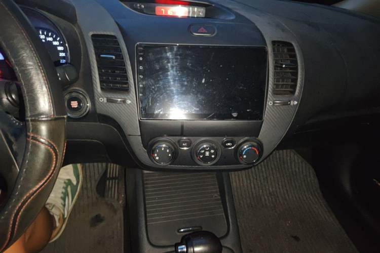 Used Kia K3 2015 1.6L Automatic GLS Audio And AC Panel