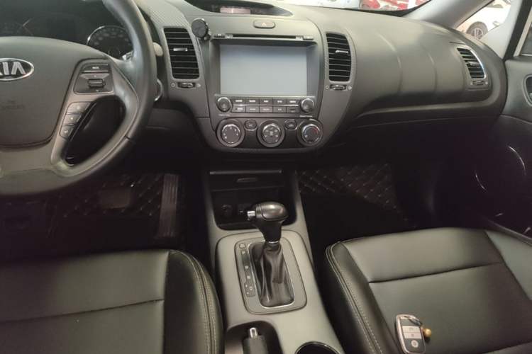 Used Kia K3 2015 1.6L Automatic GLS Audio And AC Panel