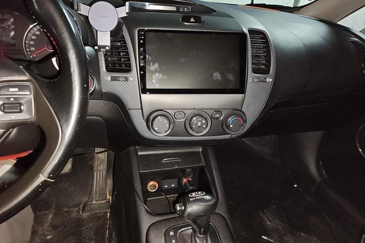 Used Kia K3 2015 1.6L Automatic DLX Audio And AC Panel