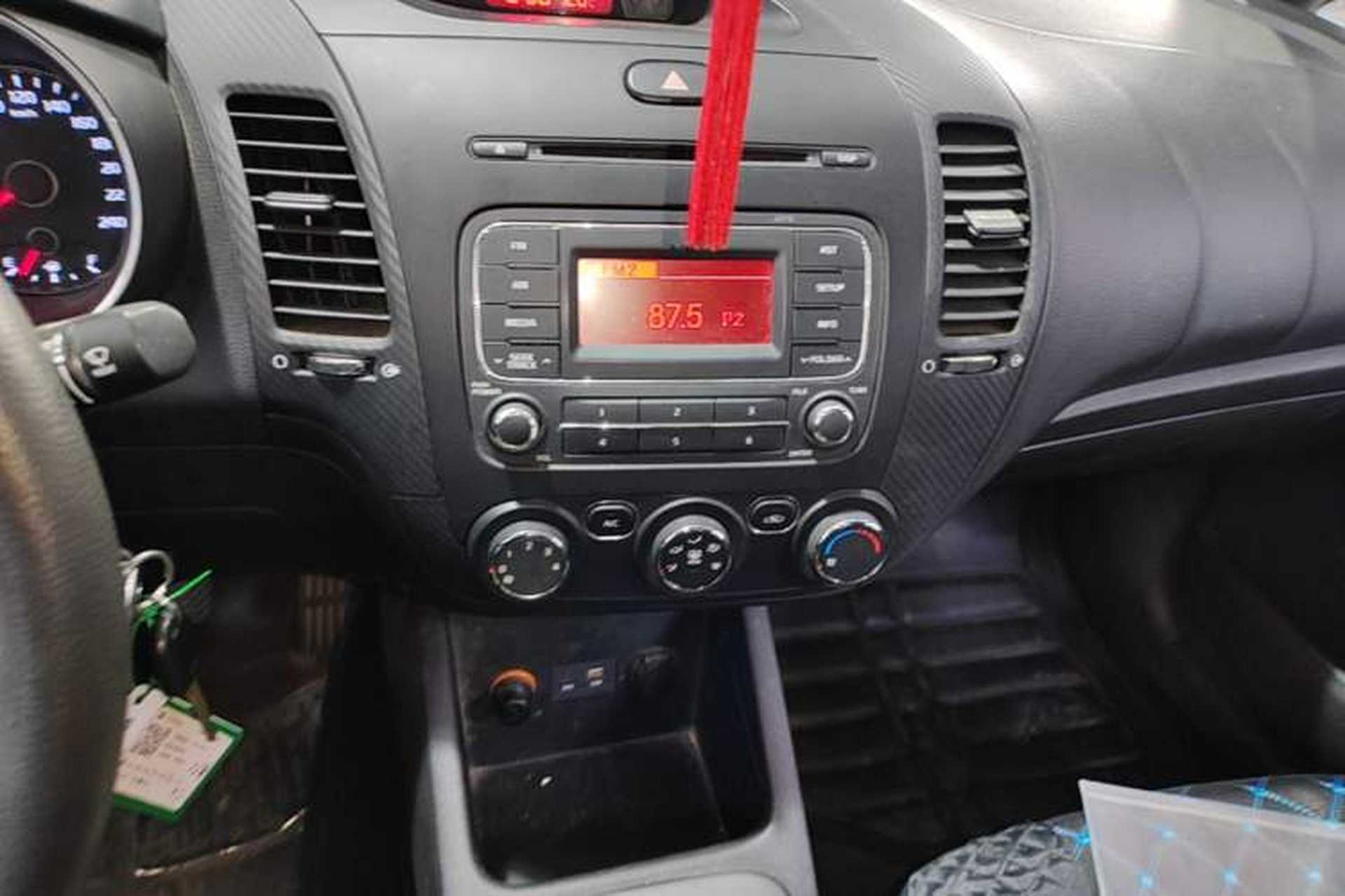 Used Kia K3 2015 1.6L Manual GL Audio And AC Panel