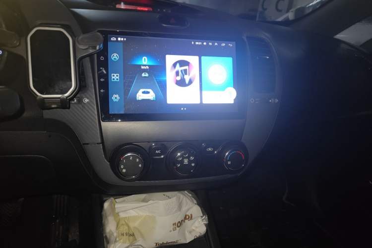 Used Kia K3 2015 1.6L Manual GLS Audio And AC Panel
