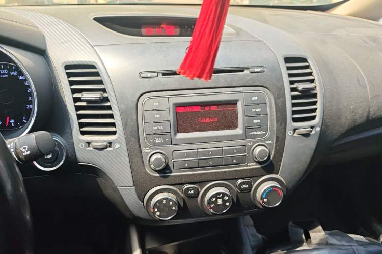 Used Kia K3 2015 1.6L Automatic GLS Audio And AC Panel