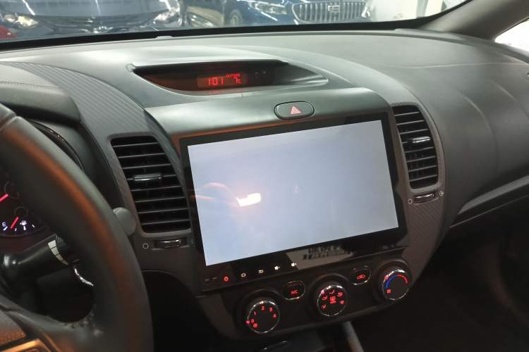 Used Kia K3 2015 1.6L Automatic GLS Audio And AC Panel