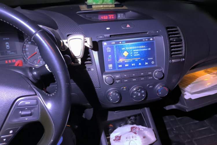 Used Kia K3 2015 1.6L Manual GLS Audio And AC Panel