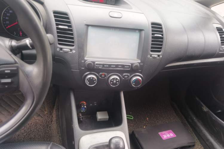 Used Kia K3 2015 1.6L Manual GL Audio And AC Panel