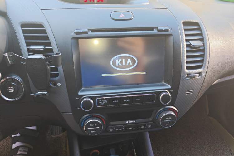 Used Kia K3 2015 1.6L Automatic DLX Audio And AC Panel
