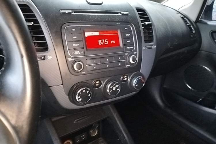 Used Kia K3 2015 1.6L Automatic GLS Audio And AC Panel