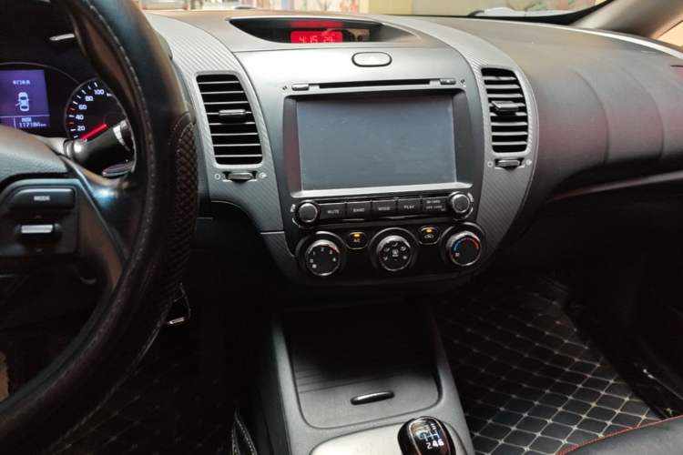 Used Kia K3 2015 1.6L Manual GLS Audio And AC Panel