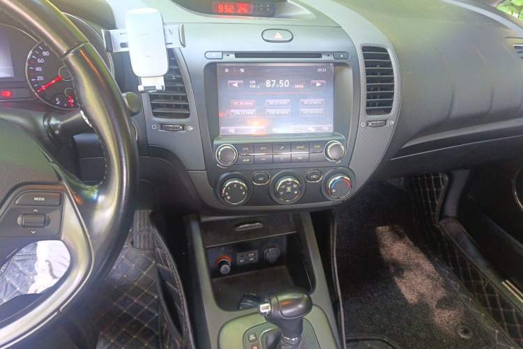 Used Kia K3 2015 1.6L Automatic GLS Audio And AC Panel