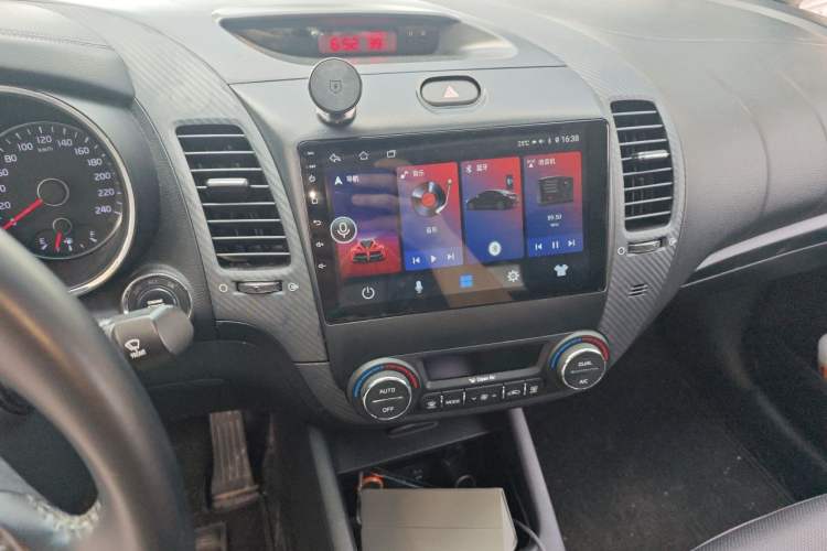 Used Kia K3 2015 1.6L Automatic DLX Audio And AC Panel