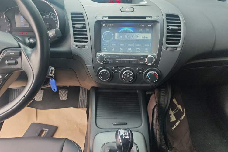 Used Kia K3 2015 1.6L Manual GLS Audio And AC Panel