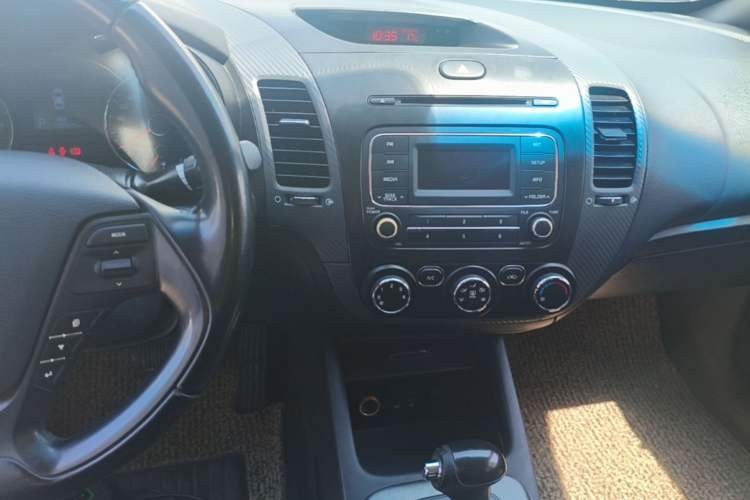 Used Kia K3 2015 1.6L Automatic GLS Audio And AC Panel