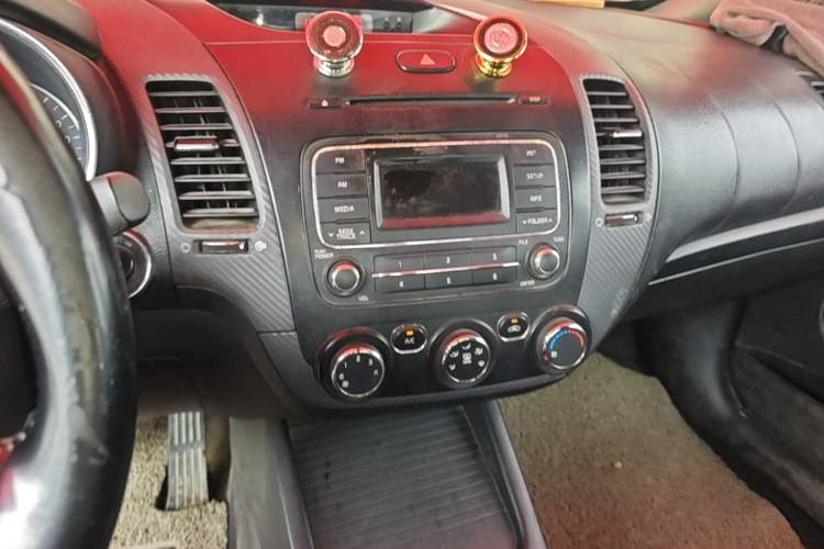 Used Kia K3 2015 1.6L Automatic GLS Audio And AC Panel
