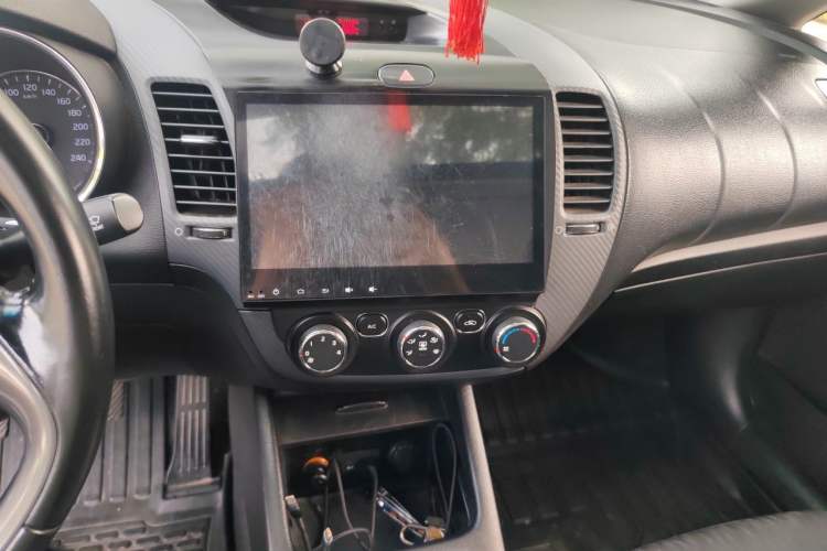 Used Kia K3 2015 1.6L Manual GLS Audio And AC Panel