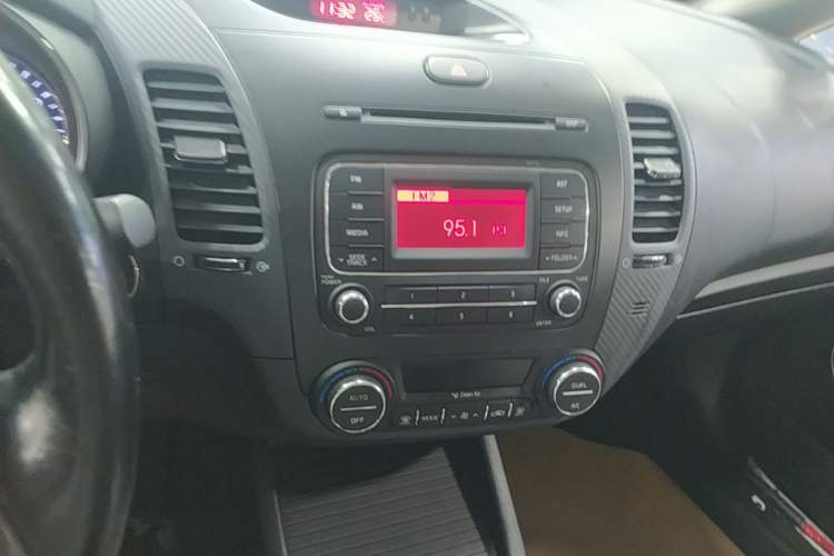Used Kia K3 2015 1.6L Automatic DLX Audio And AC Panel