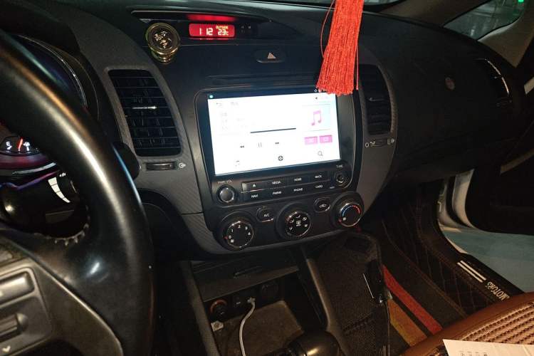 Used Kia K3 2015 1.6L Automatic GL Audio And AC Panel