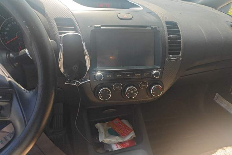 Used Kia K3 2015 1.6L Manual GLS Audio And AC Panel