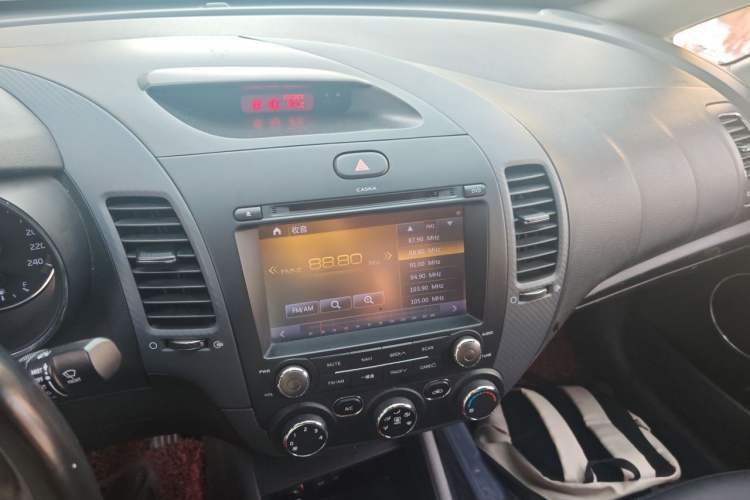 Used Kia K3 2015 1.6L Manual GLS Audio And AC Panel