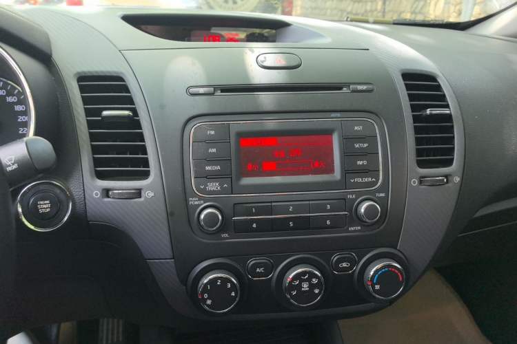 Used Kia K3 2015 1.6L Automatic GLS Audio And AC Panel