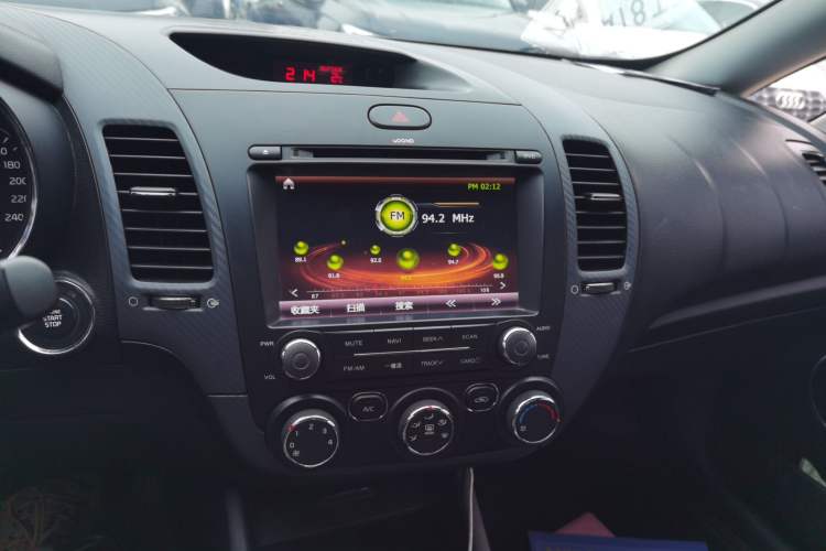 Used Kia K3 2015 1.6L Automatic GLS Audio And AC Panel