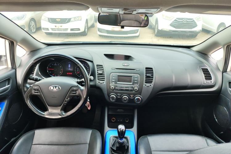 Used Kia K3 2015 1.6L Manual GLS Center Console