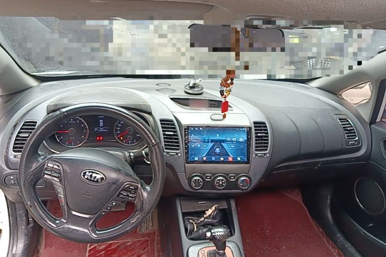 Used Kia K3 2015 1.6L Automatic GLS Center Console