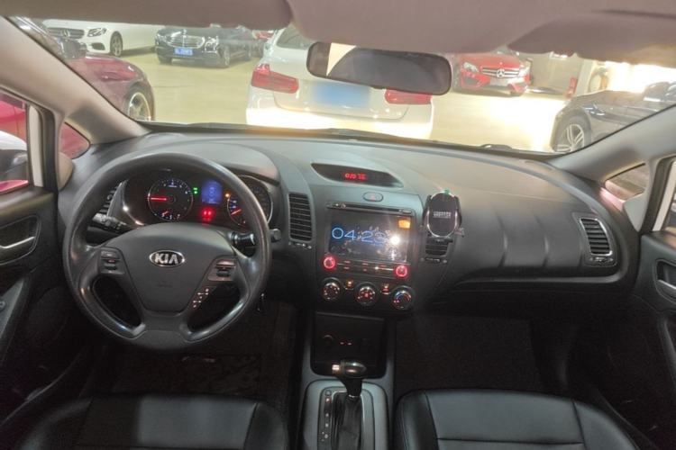 Used Kia K3 2015 1.6L Automatic GL Center Console