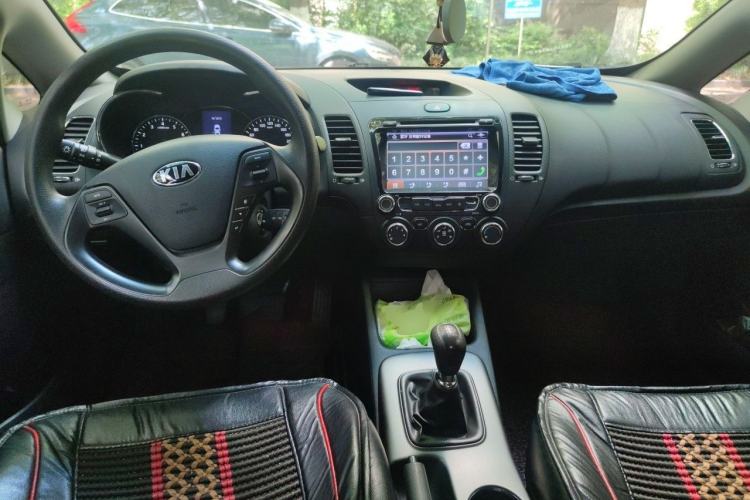 Used Kia K3 2015 1.6L Manual GL Center Console