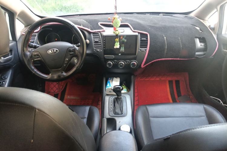 Used Kia K3 2015 1.6L Automatic GL Center Console