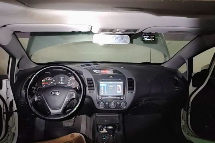 Used Kia K3 2015 1.6L Automatic GL Center Console