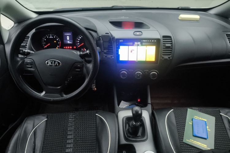 Used Kia K3 2015 1.6L Manual GL Center Console