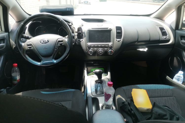 Used Kia K3 2015 1.6L Automatic GLS Center Console