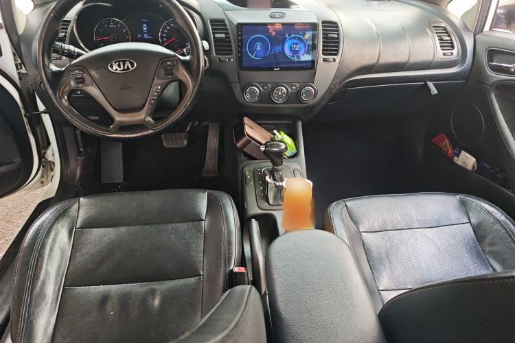 Used Kia K3 2015 1.6L Automatic GLS Center Console
