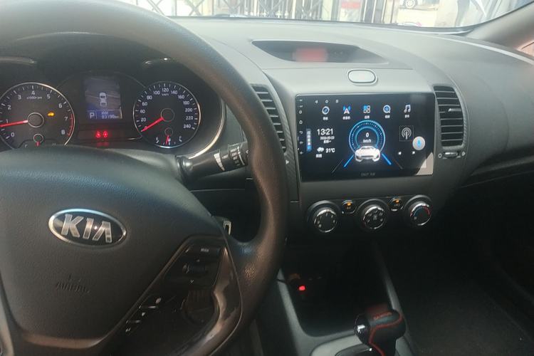 Used Kia K3 2015 1.6L Automatic GL Center Console
