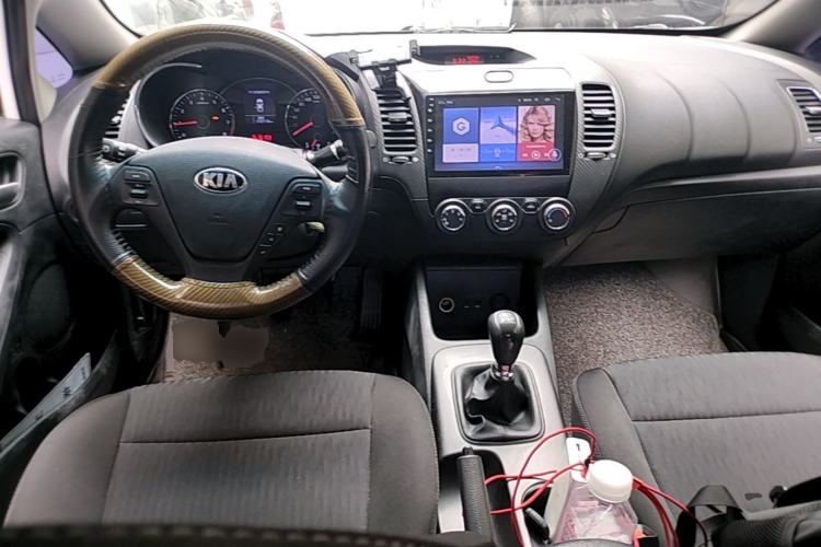 Used Kia K3 2015 1.6L Manual GL Center Console