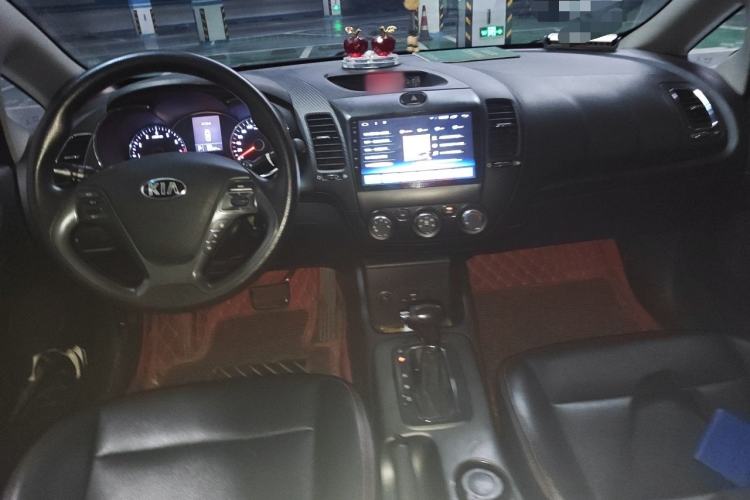Used Kia K3 2015 1.6L Automatic GL Center Console