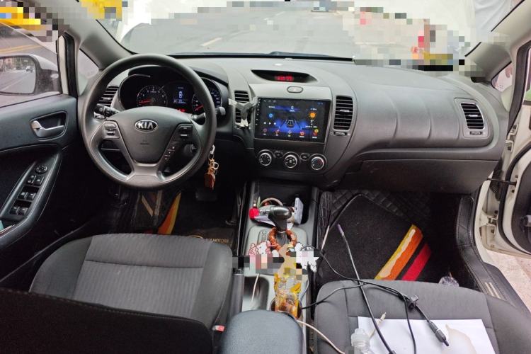 Used Kia K3 2015 1.6L Automatic GL Center Console